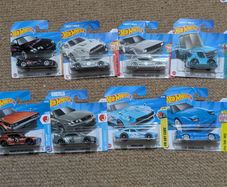 Hot Wheels Nissan x 8