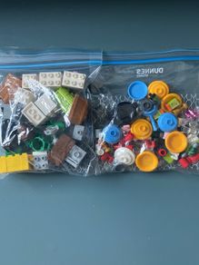 LEGO kitchen pieces
