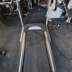 Horizon foldable treadmill