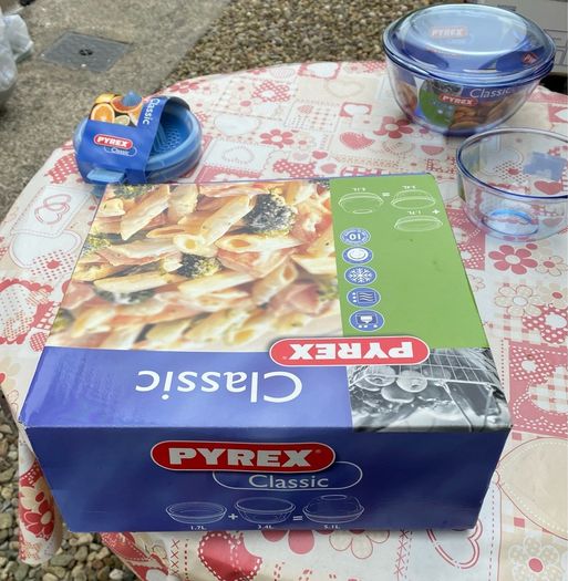 NEW SEALED Pyrex Classic Set
