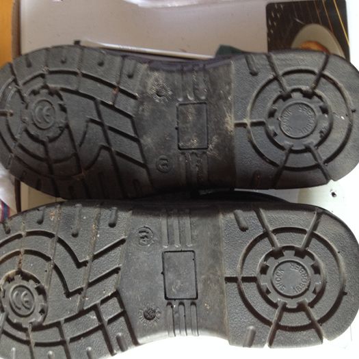 nisbets kitchen shoes size 7 -- 41  black
