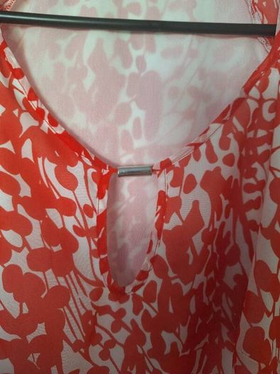Ladies Top/Soft Chiffon Finish .. Size: 14 UK