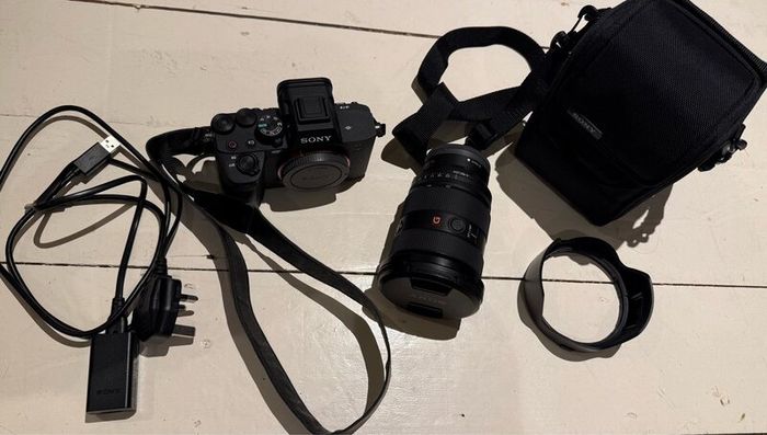 Sony A7 Iv + Sony Fe 24-70mm F2.8 Gm Ii Lens