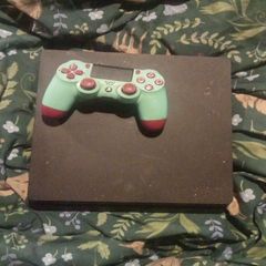 PS4 CONSOLE and controller