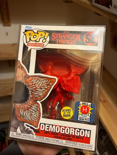 Stranger Things Demogorgon Funko Pop Red Glows. 1600 Pieces