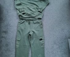 NEW.boy's tracksuit. Age 11/12
