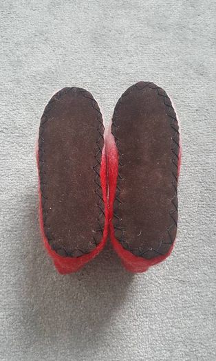 BNWT Felt kids shoes from Nepal - Handmade and very warm - Size 24