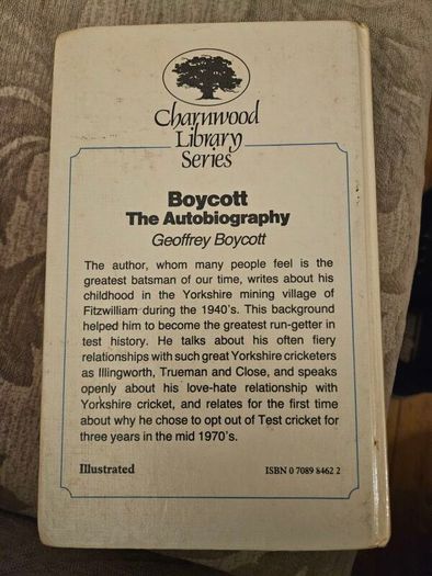 Boycott The Autobiography.  Geoffrey Boycott. Charnwood Large Type. Hardback In Good Condition.  See Photos For Same.