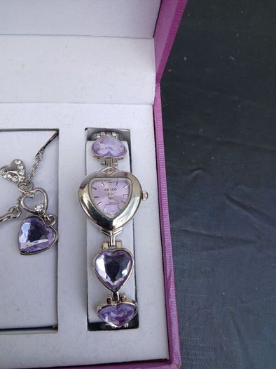 Beautiful New 5 Pc Jewelry Set