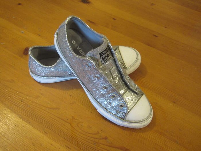 Converse   size 2     silver sparkle