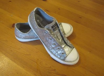 Converse   size 2     silver sparkle