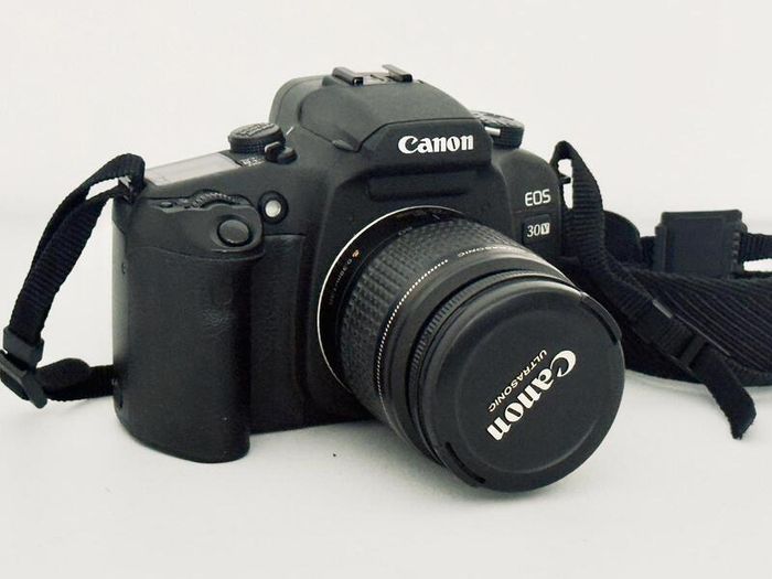 Canon EOS 30V 35mm Film Camera + Canon EF 28-80mm f/3.5-5.6 Lens