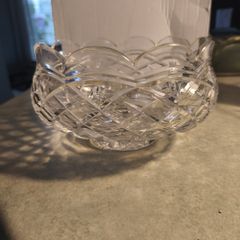 Gorgeous WATERFORD CRYSTAL 8 inches Footed SCALLOPED Bowl w/ Diamond Cut Pattern, Crafted In Ireland, Excellent Condition