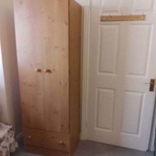 Single wardrobe