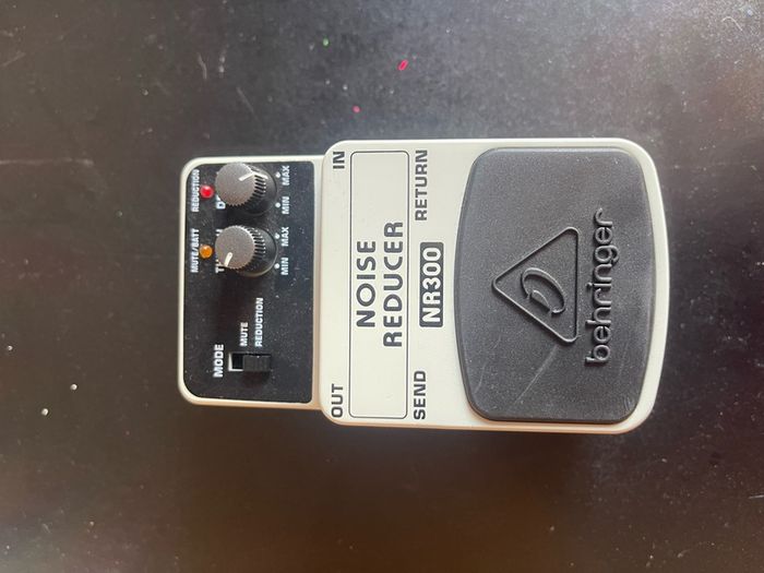 Behringer noise gate pedal