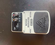 Behringer noise gate pedal