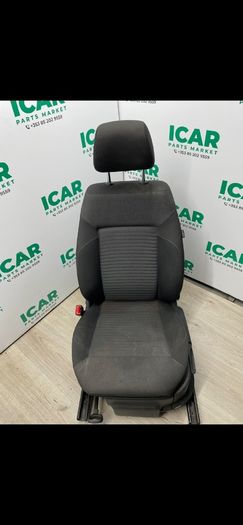 2011 Volkswagen Polo Front Seats
