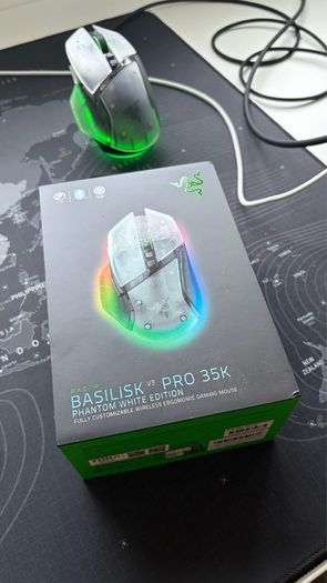 Razer Basilisk V3 Pro 35K Phantom White