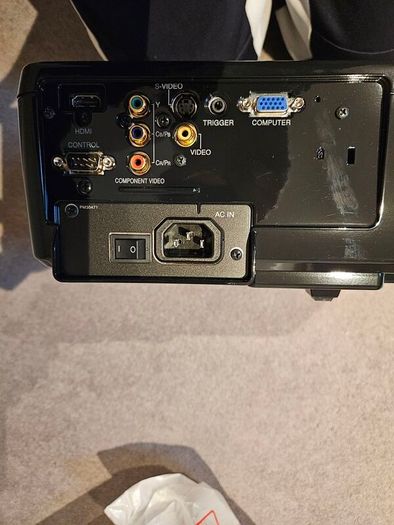 Projector Hitachi High Definition Projector  Pj-tx3oo  Illumina