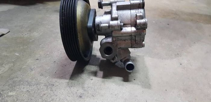 Alfa Romeo 157 147 twin spark power steering pump
