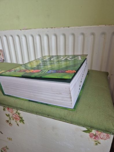 Flora The Gardener's Bible with CD