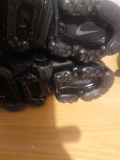 Black Nike vapourmax 8.5uk as new