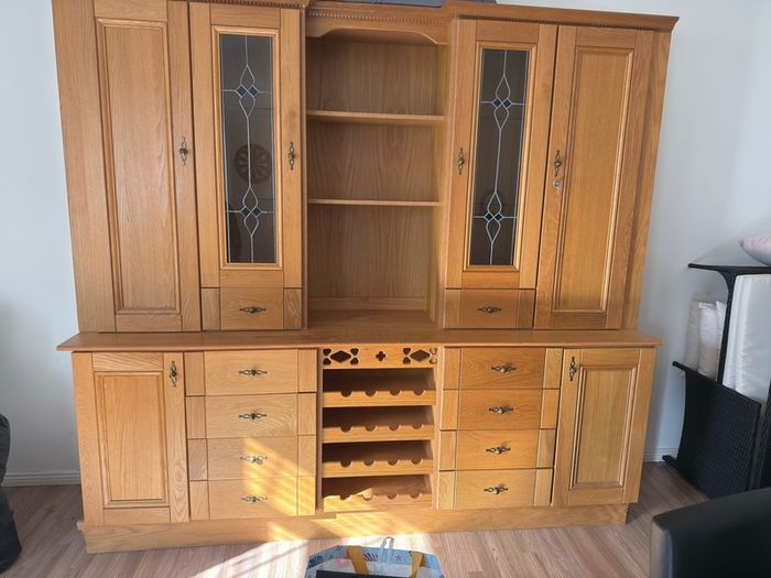 Large Solid Oak Welsh Dresser / Kitchen Hutch