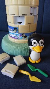 Save the Penguin from Ice Cubes