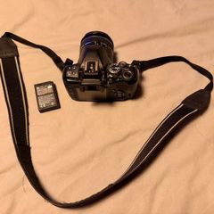 Olympus E-410 DSLR Camera with 14-42mm Lens
