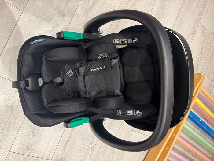 Miniuno Recliniie i-Size Infant Car Seat, As New (Used Only Twice)