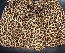 Zara satin skort animal print bow belted.Size XL With Tags