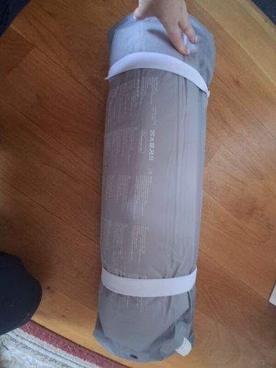 Self inflating camping mats