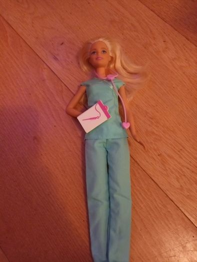 Barbie careers baby doctor play set
