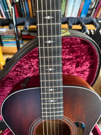 Taylor 322e All Mahogany