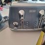 Delonghi kettle and toaster Image 2