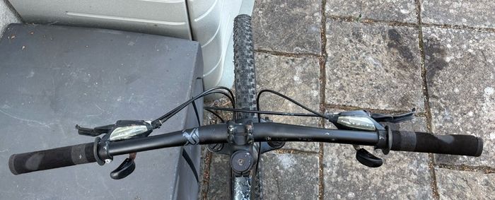 Carrera Vengeance Black 27.5 Mountain Bike - NEEDS SOME REPAIR WORK