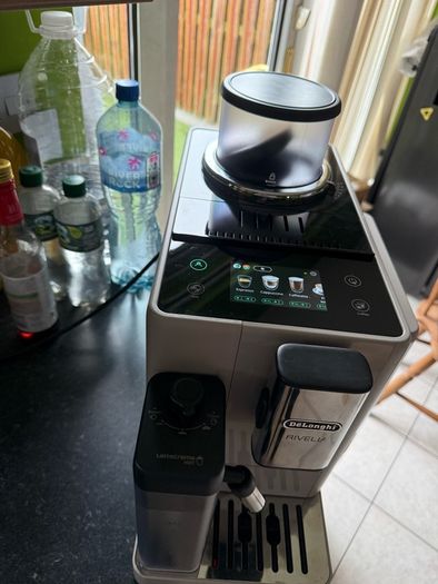 DeLonghi Rivelia automatic