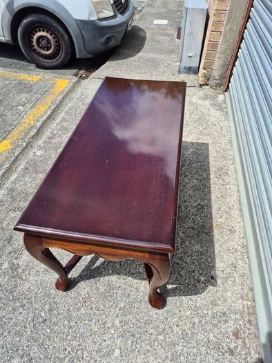 Mahogany Coffee Table - Queen Anne Style