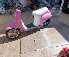 Razor Kids Pocket Mod Capri  Moped Pink