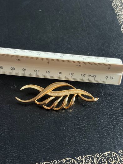 brooch