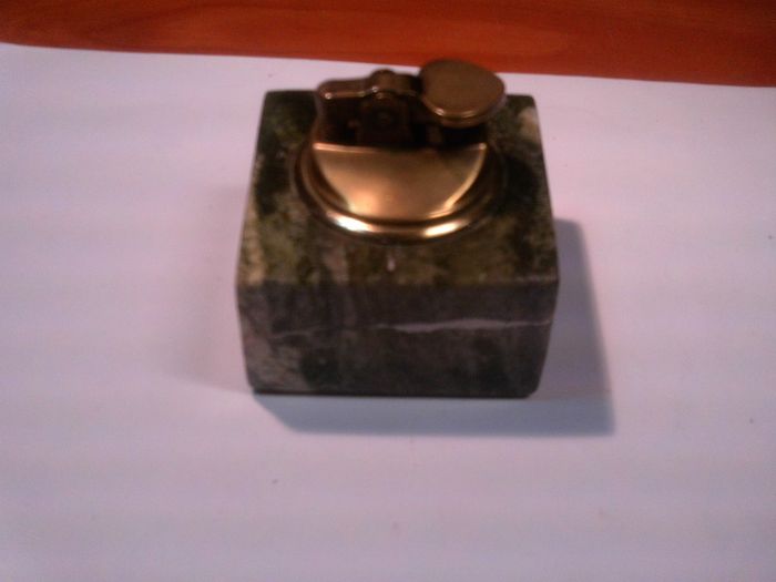 Table lighter vintage