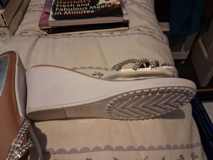 sparkle wedge