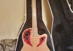semi acoustic guitar