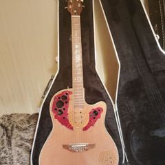 semi acoustic guitar