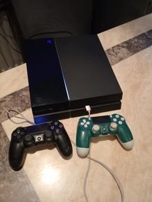 Ps4 500gb console+2 controller's