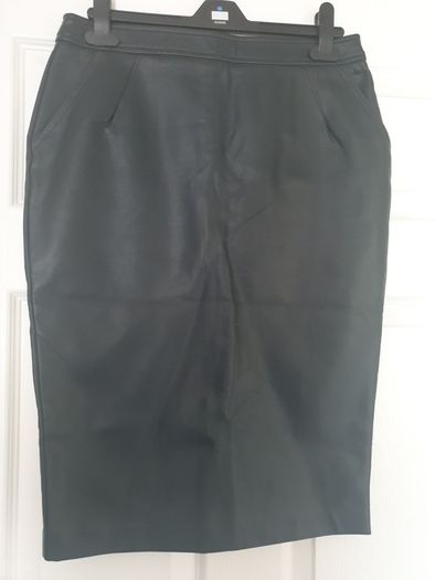 BNWT leather look black pencil skirt