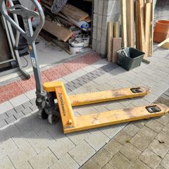 Pallet truck
