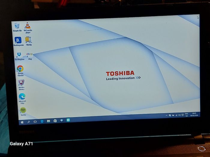 Toshiba Satellite C40-c-10Q, Intel Celeron CPU N3050, 1.6GHz, 2GB Ram, 32GB HDD, Windows 10, Microsoft Edge, Chrome and VLC