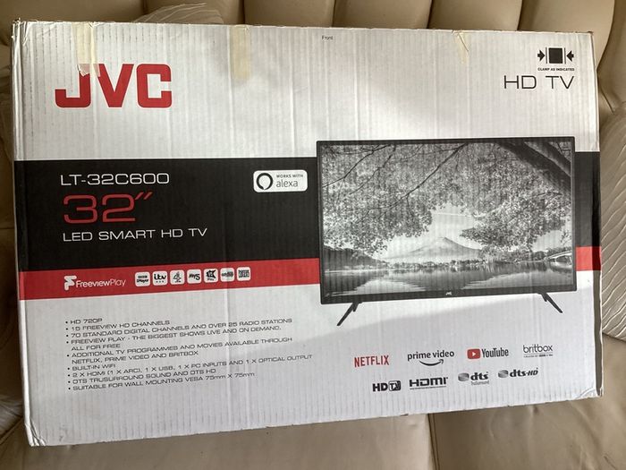 JVC 32 inch LED SMART Television with USB, 2 HDMI, PC Connection port, WIFI connectivity, etc (Boxed / Like New)