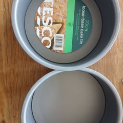 2 cake tins